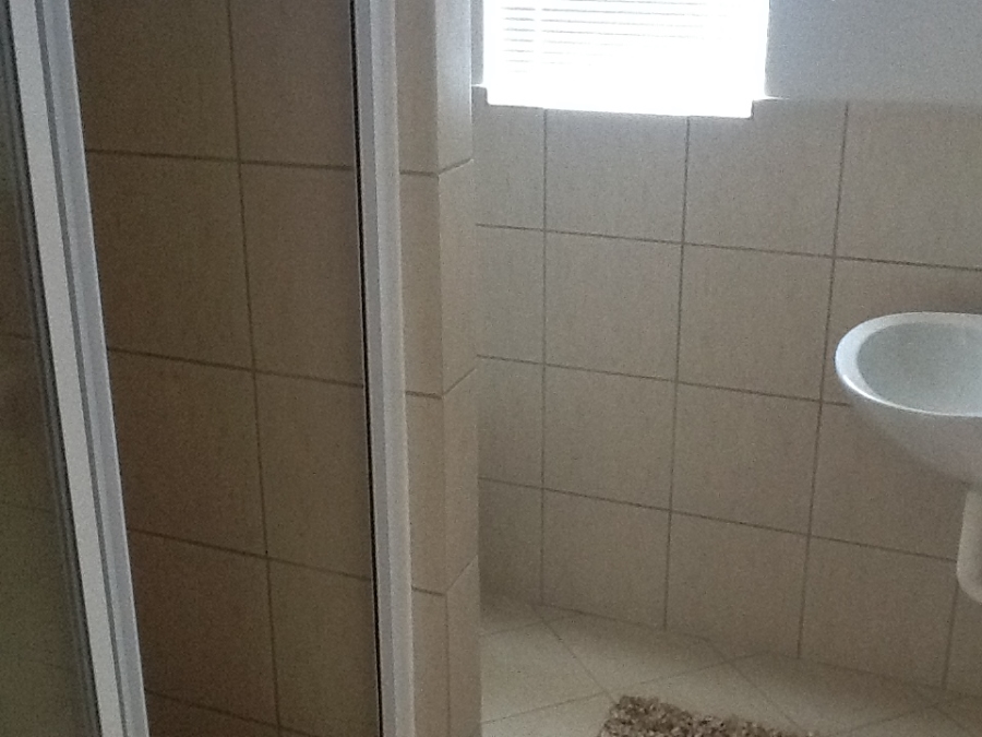 To Let 2 Bedroom Property for Rent in Buh Rein Estate Western Cape
